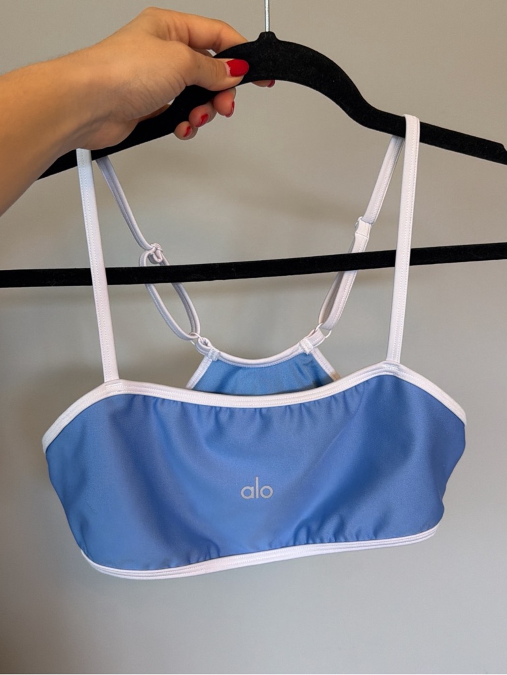 ALO Yoga Leggings and Sports Bra Set - Picture 3 of 8